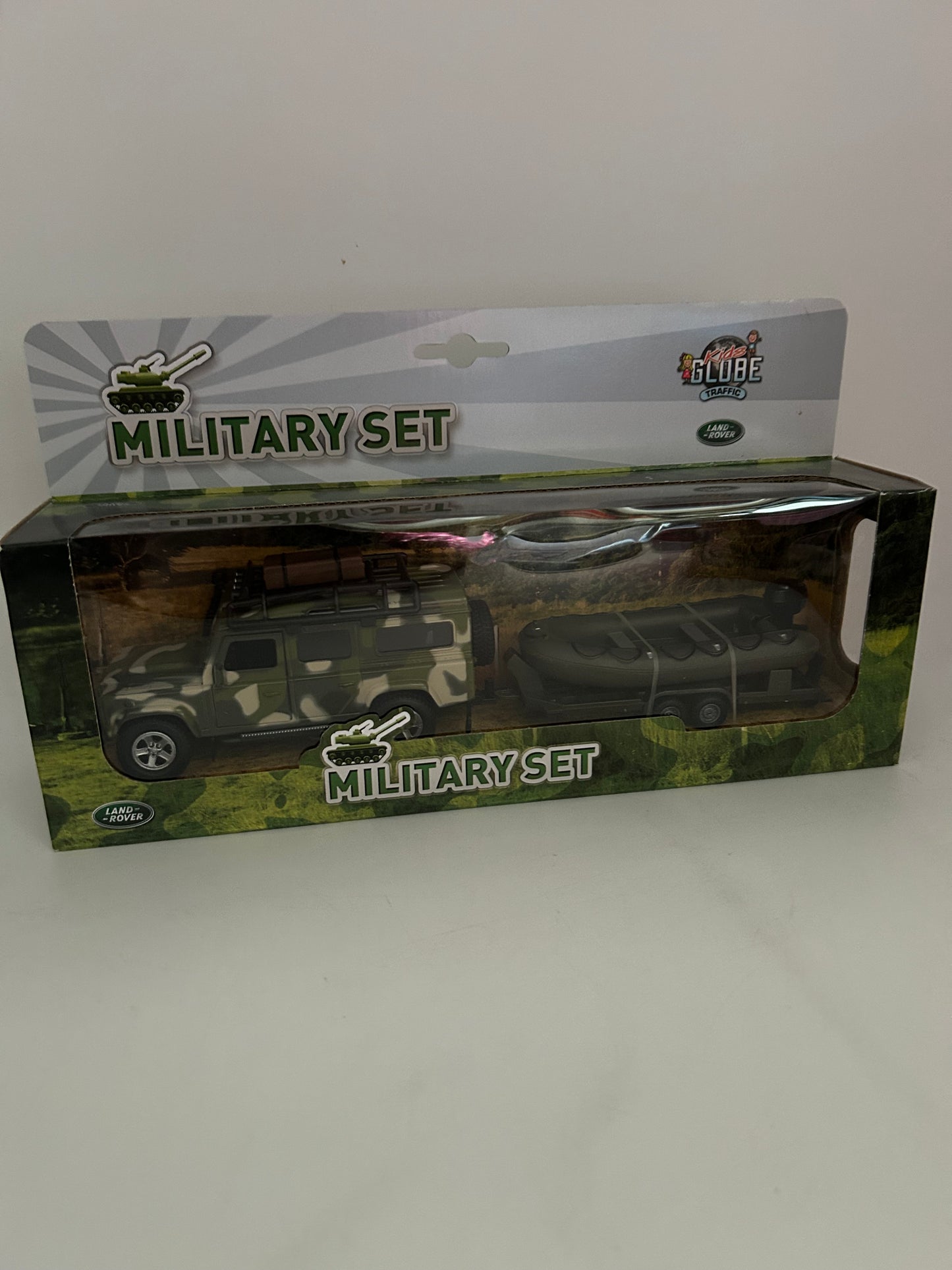 KIDS GLOBE Land Rover Defender Military set / Army / NEW - BOXED