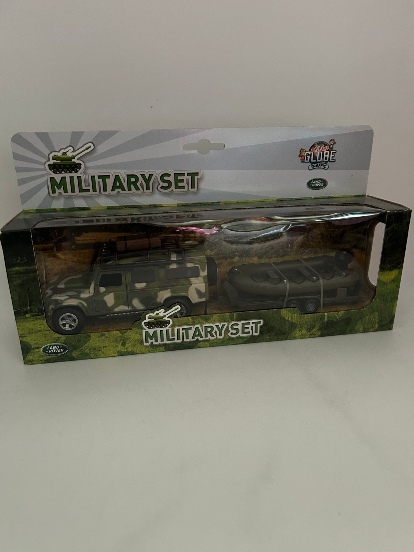 KIDS GLOBE Land Rover Defender Military set / Army / NEW - BOXED
