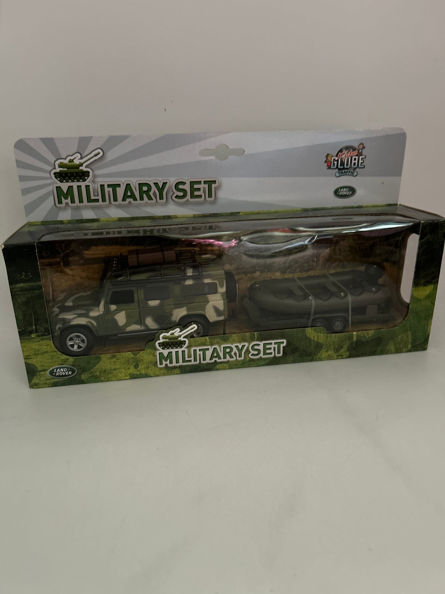 KIDS GLOBE Land Rover Defender Military set / Army / NEW - BOXED