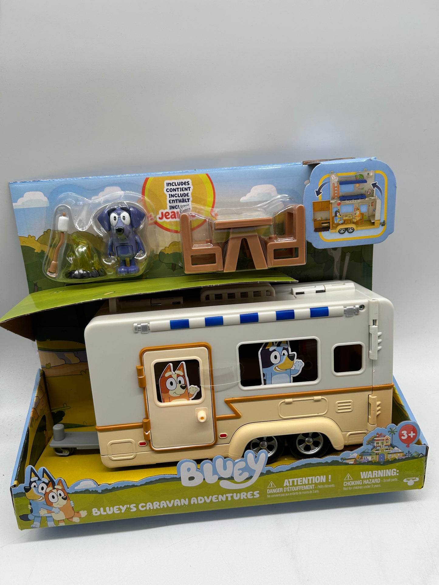 BLUEY Caravan Spielset, ausklappbarer Wohnwagen, bewegliche Figur, Zubehör