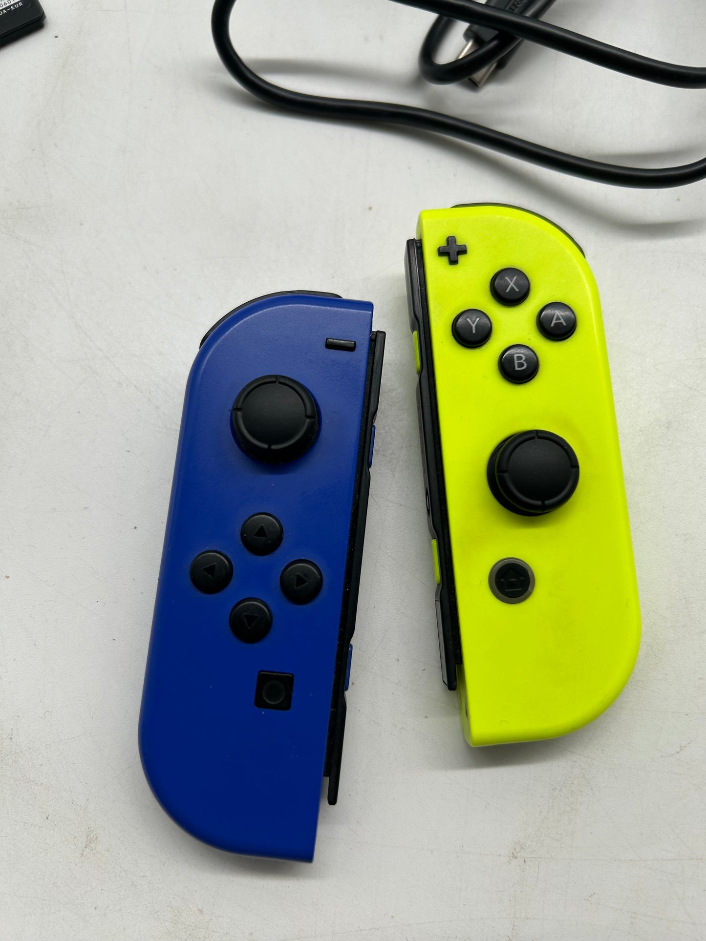 Nintendo Switch + Fifa 22 komplett