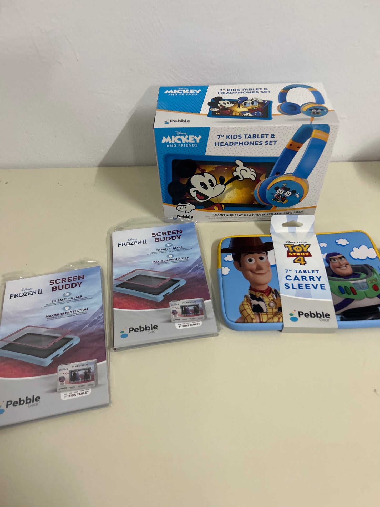 Pebble Gear 7 Zoll Tablet Disney Mickey Mouse mit Kopfhörer