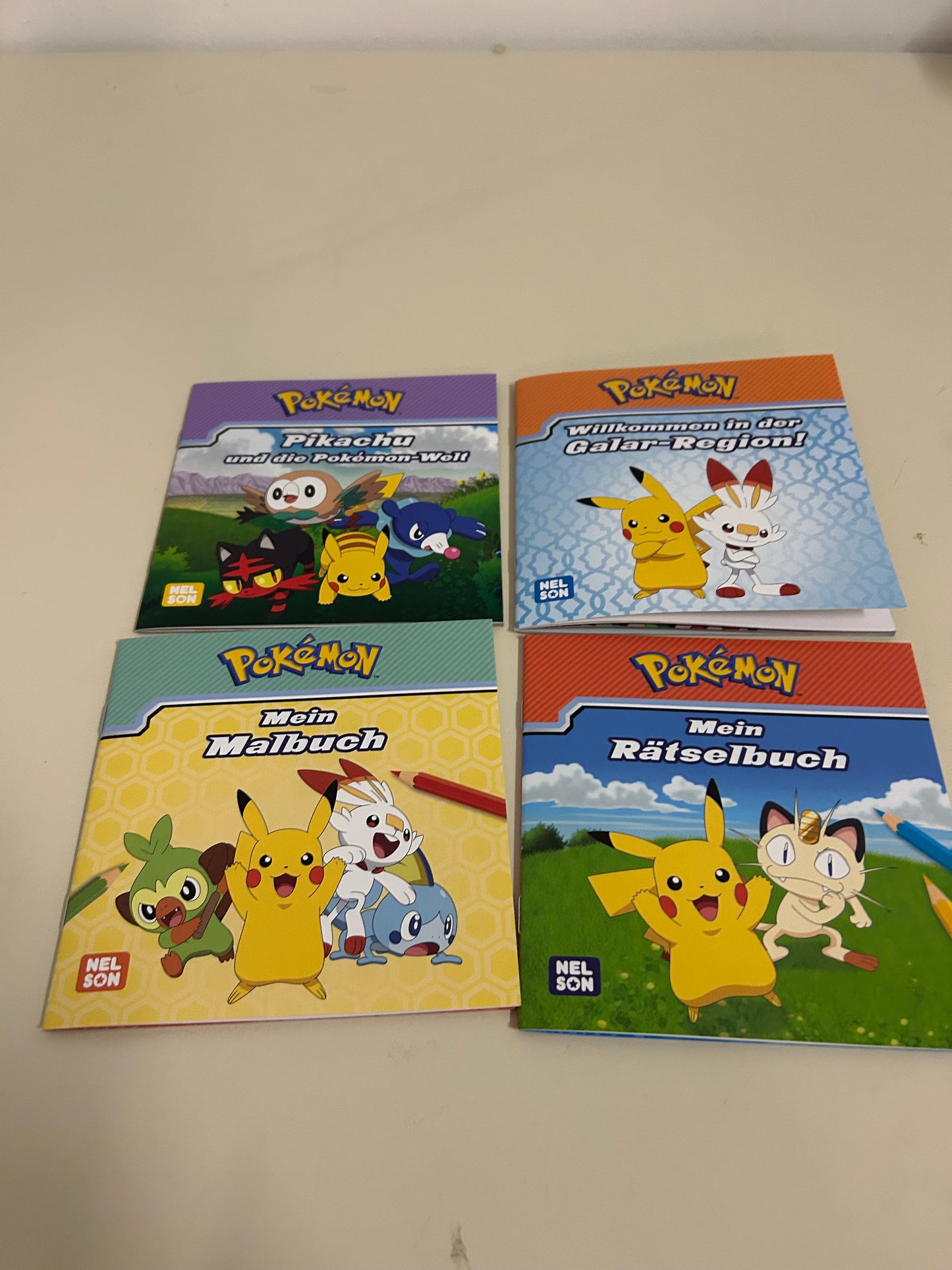 Pokémon Bücher 4er set