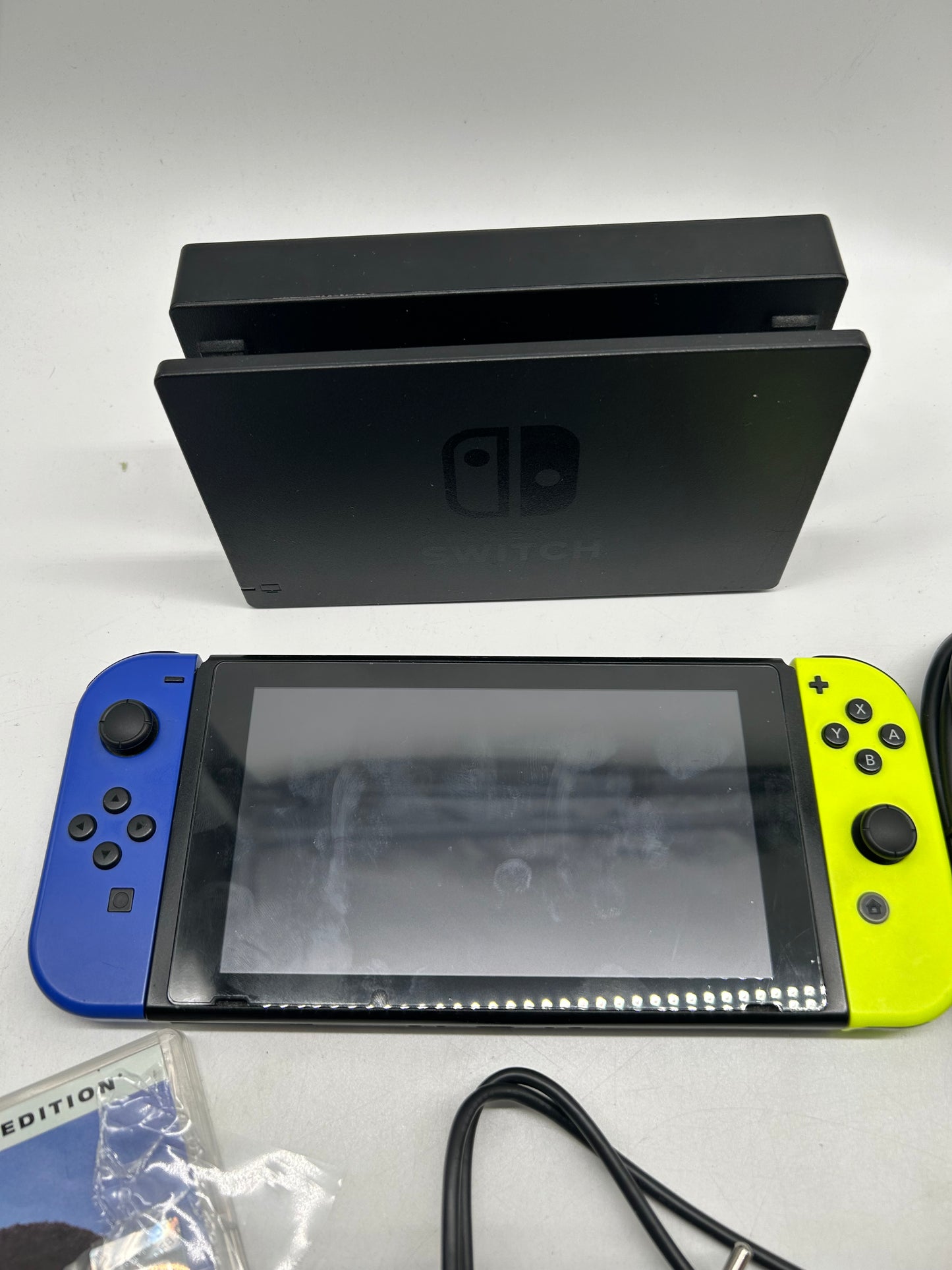 Nintendo Switch + Fifa 22 komplett