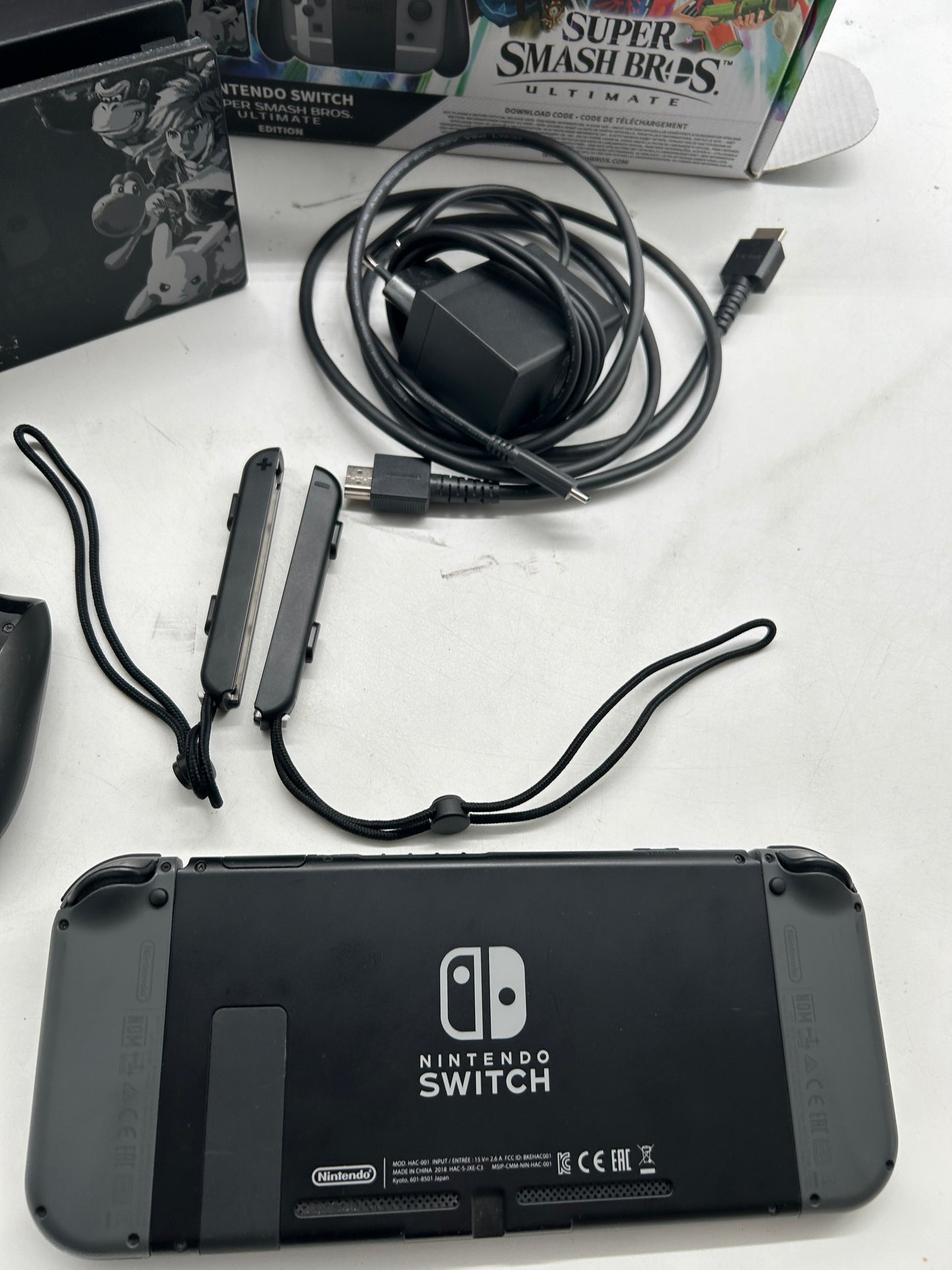 Nintendo Switch: Super Smash Bros.Ultimate Edition 32GB Spielekonsole OHNE SPIEL