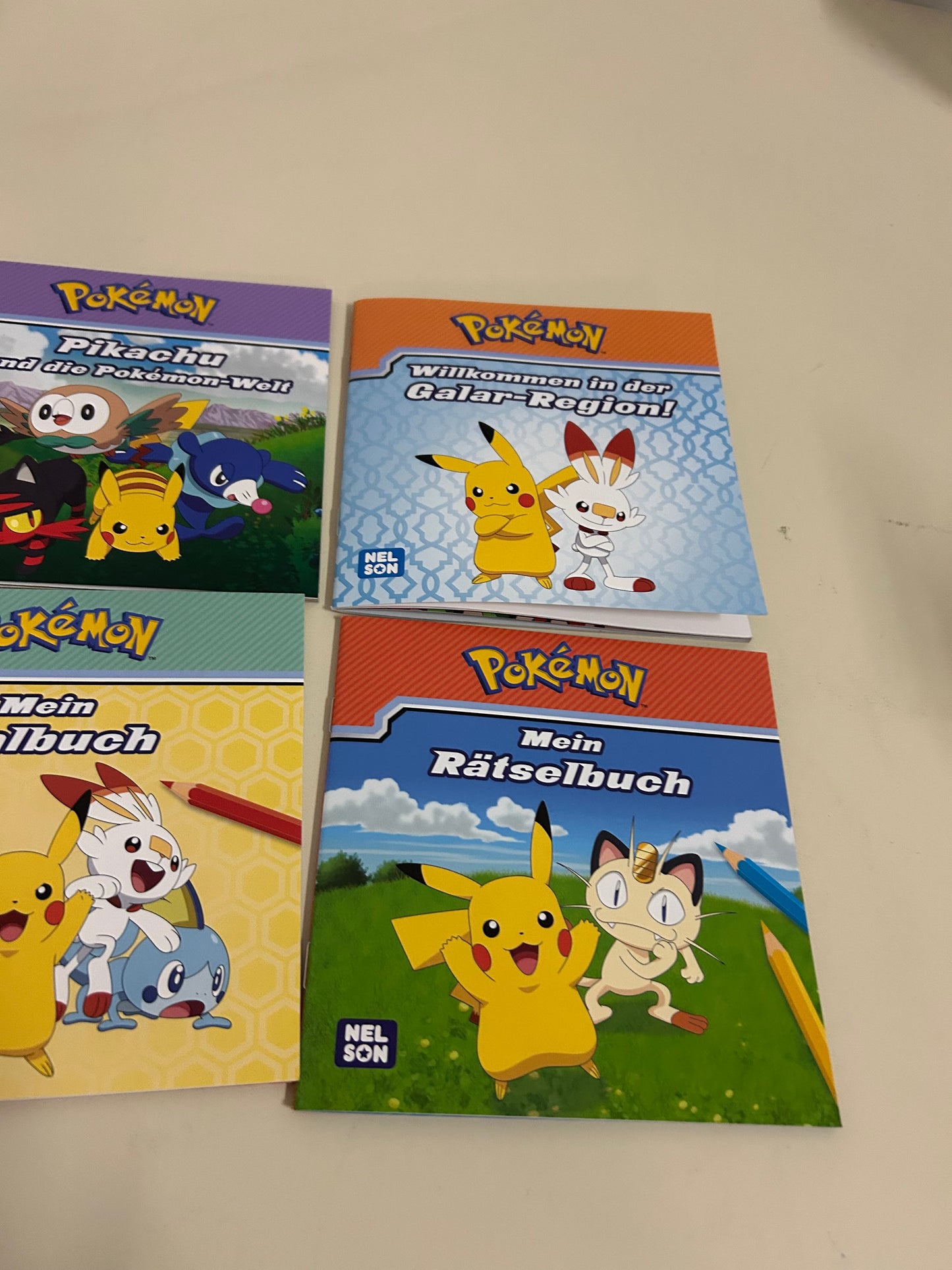 Pokémon Bücher 4er set