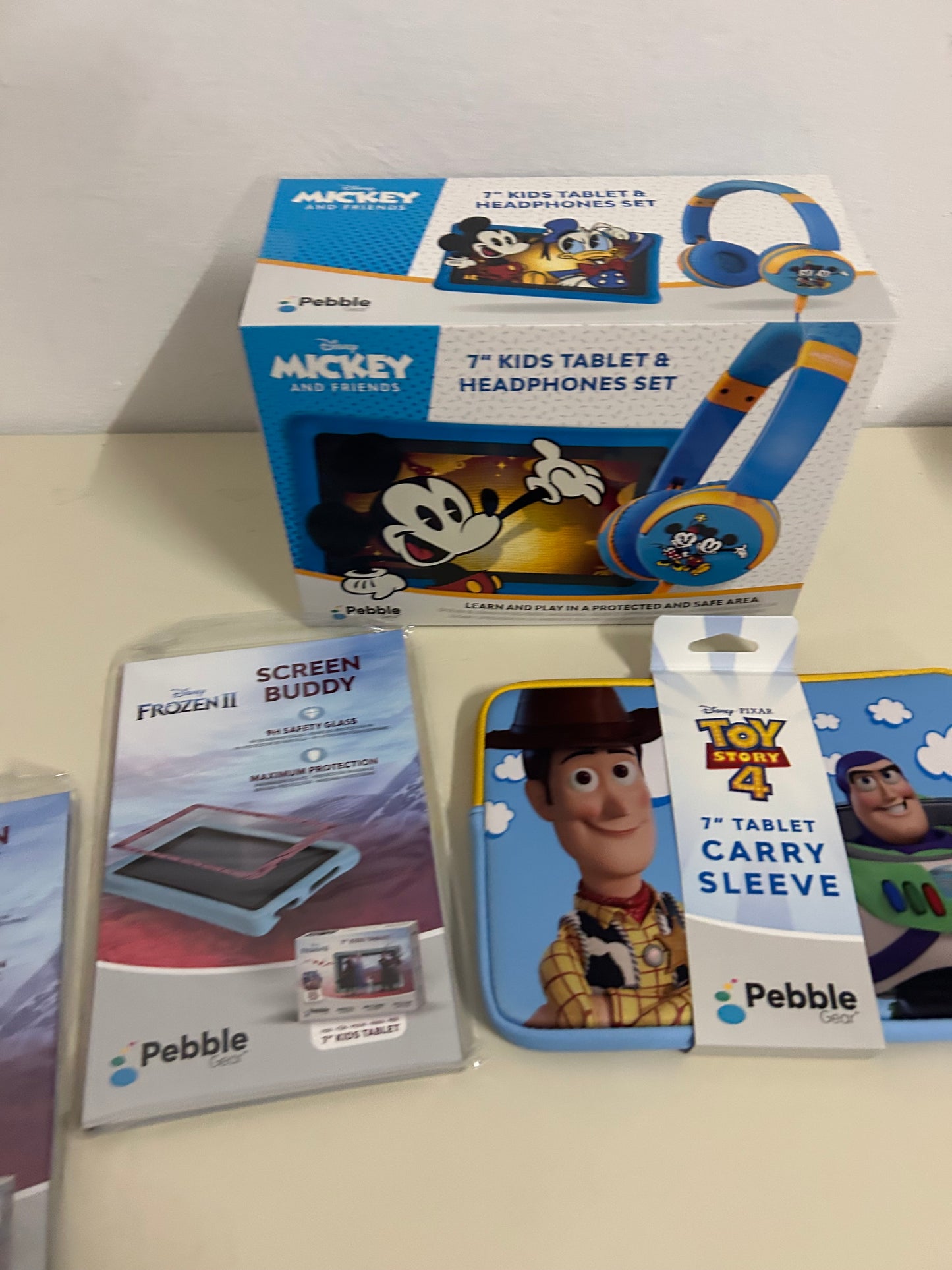 Pebble Gear 7 Zoll Tablet Disney Mickey Mouse mit Kopfhörer