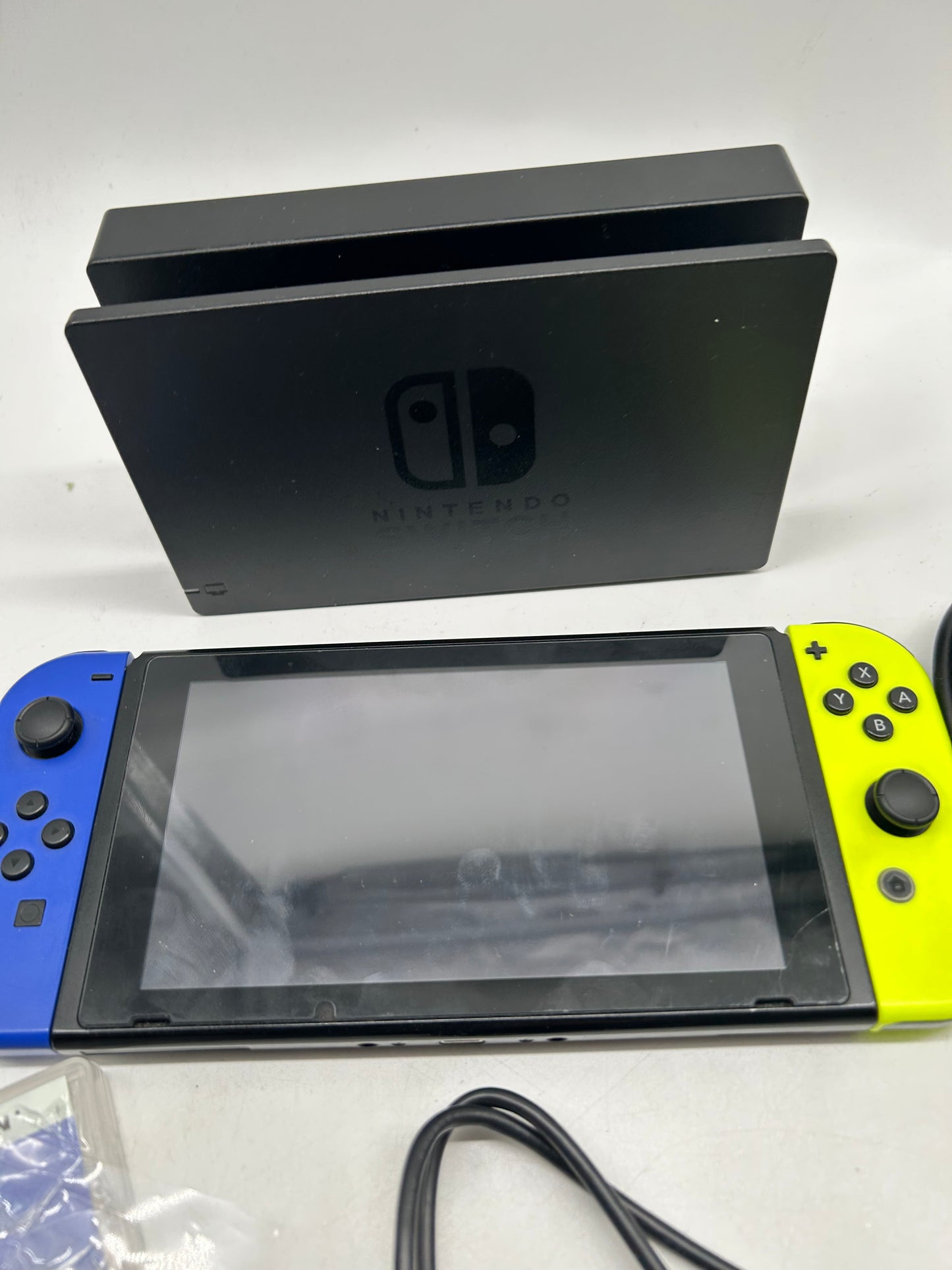 Nintendo Switch + Fifa 22 komplett