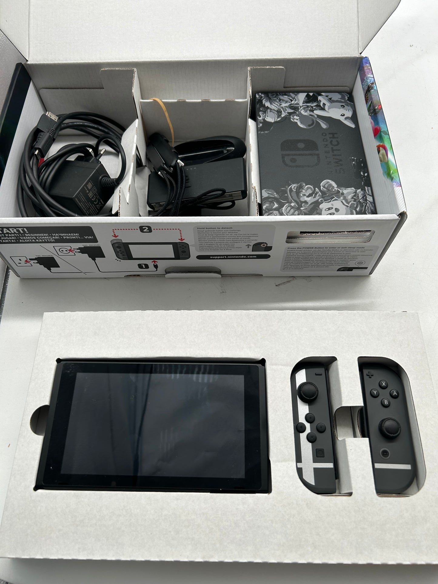 Nintendo Switch: Super Smash Bros.Ultimate Edition 32GB Spielekonsole OHNE SPIEL