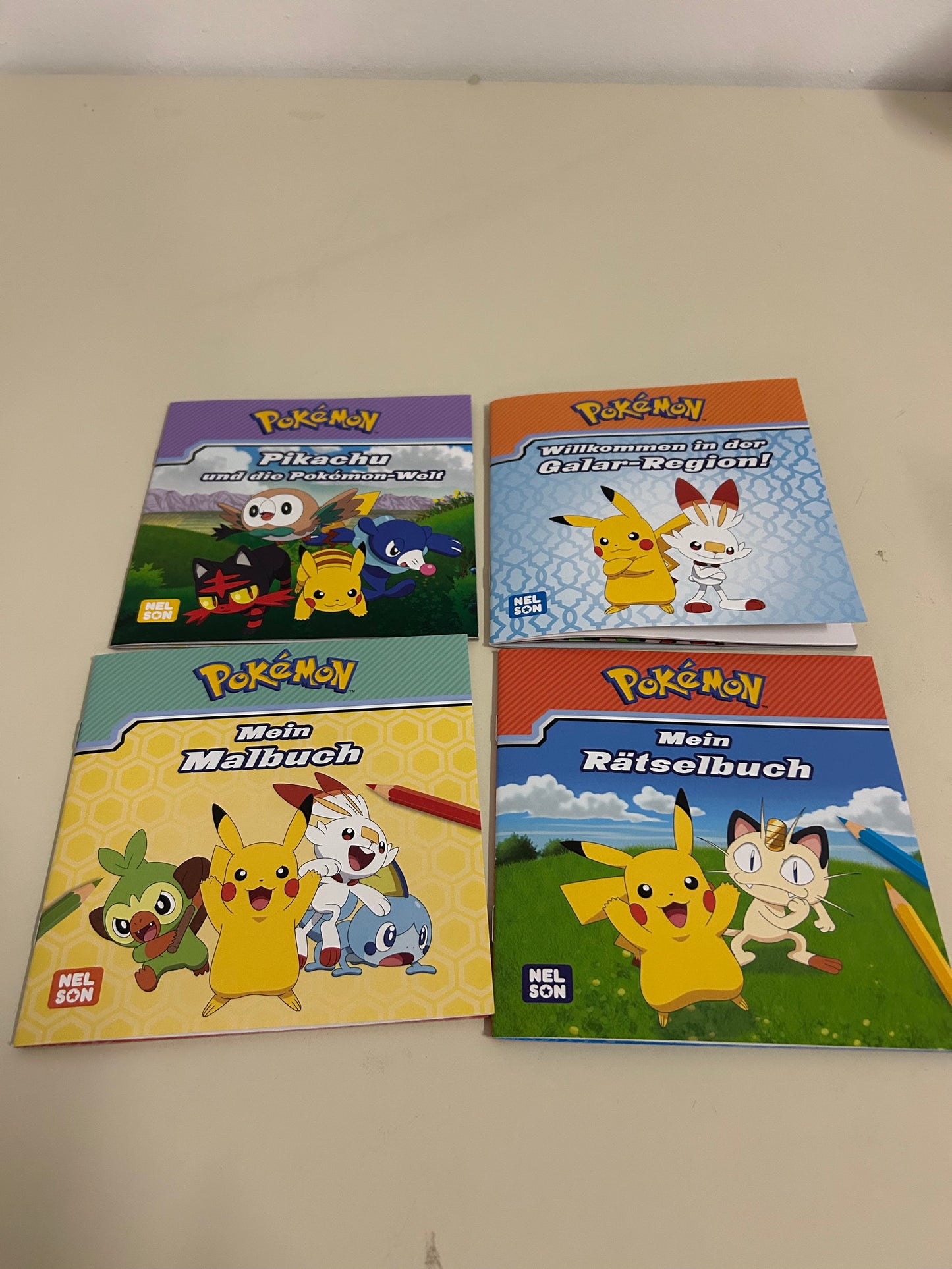 Pokémon Bücher 4er set