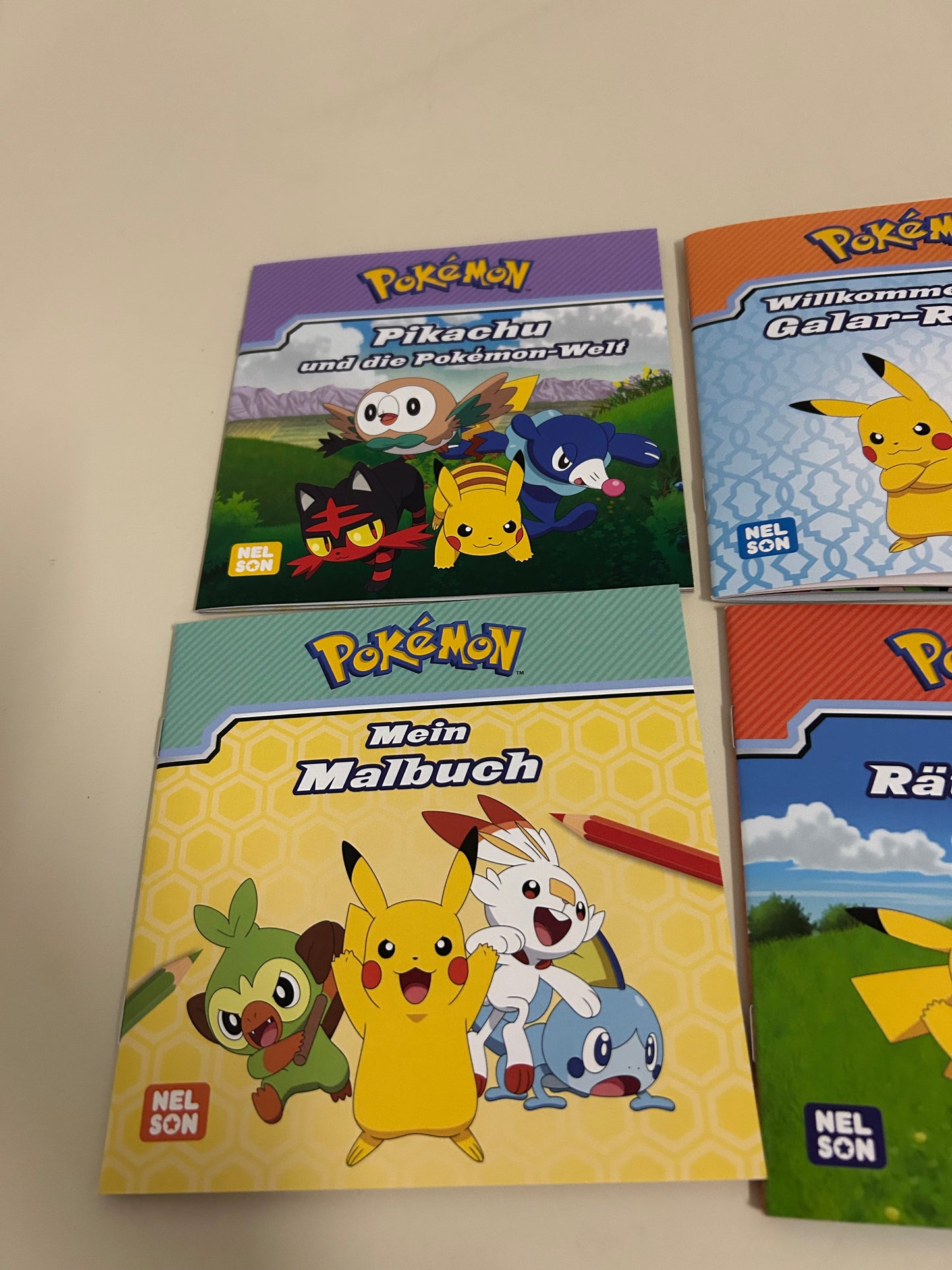Pokémon Bücher 4er set
