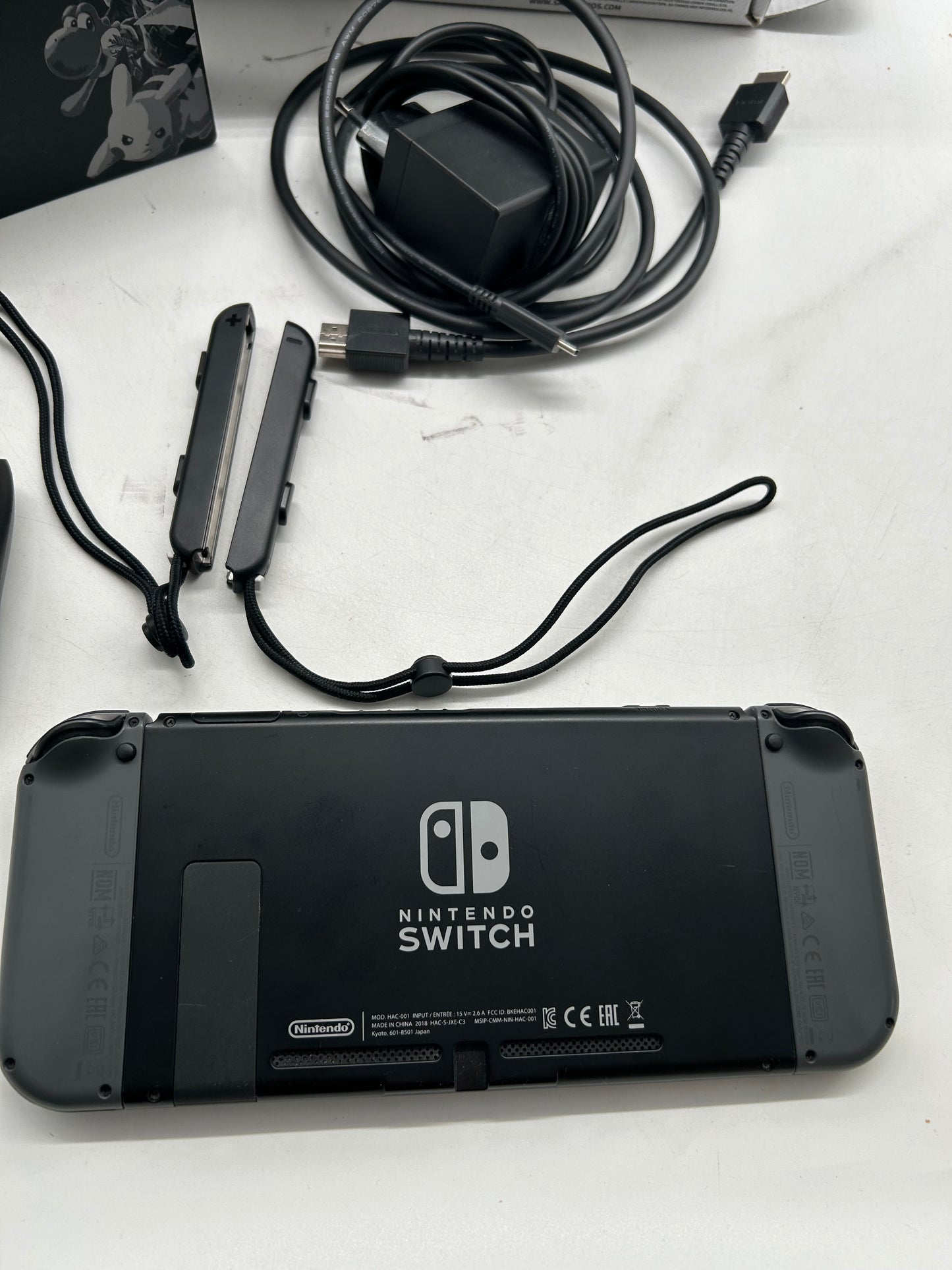 Nintendo Switch: Super Smash Bros.Ultimate Edition 32GB Spielekonsole OHNE SPIEL