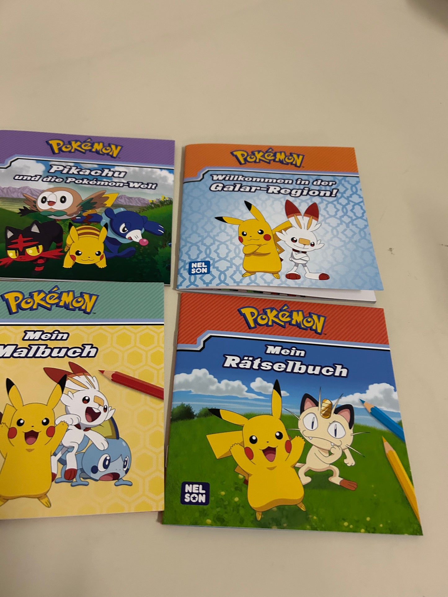 Pokémon Bücher 4er set