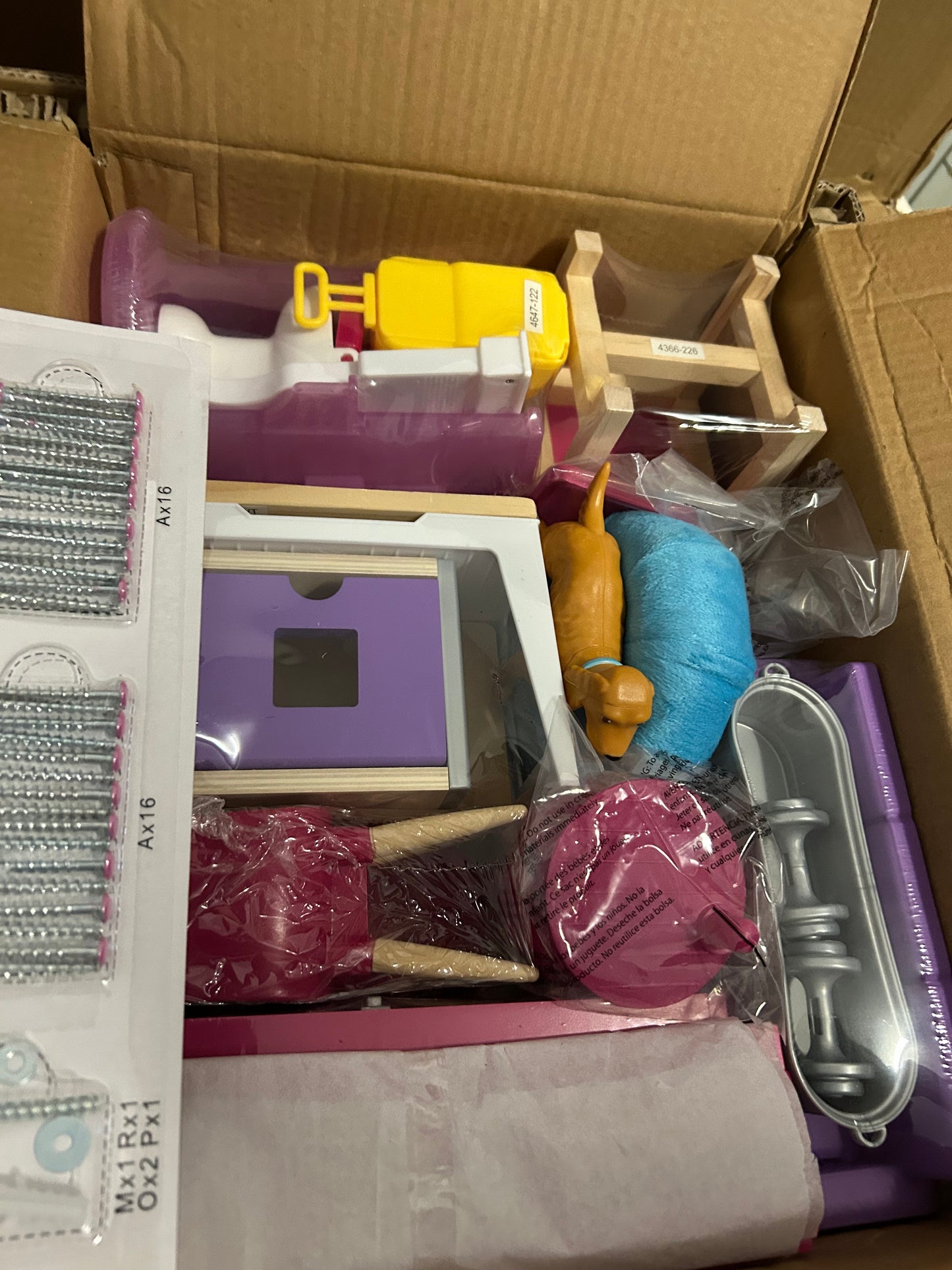 KidKraft Treehouse Retreat Puppenhaus aus Holz mit Möbeln und Zubehör für 30 cm