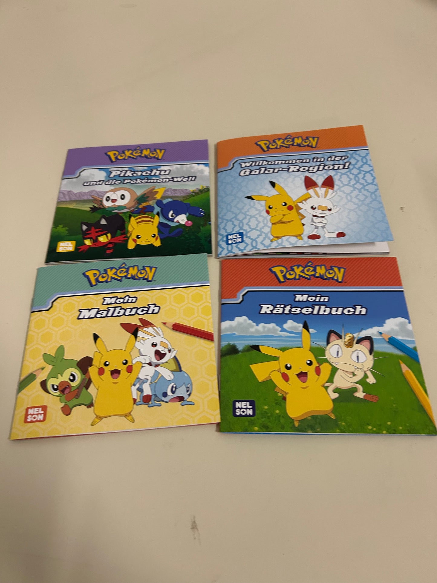 Pokémon Bücher 4er set