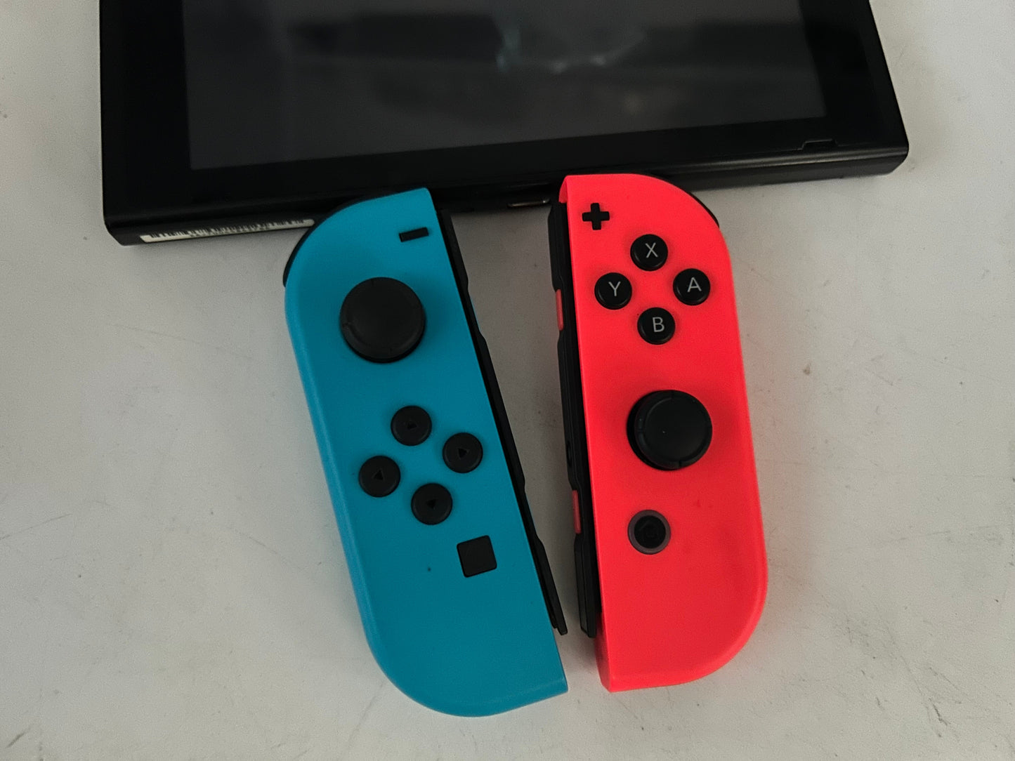 Nintendo Switch Komplett inklusive FIFA 2019