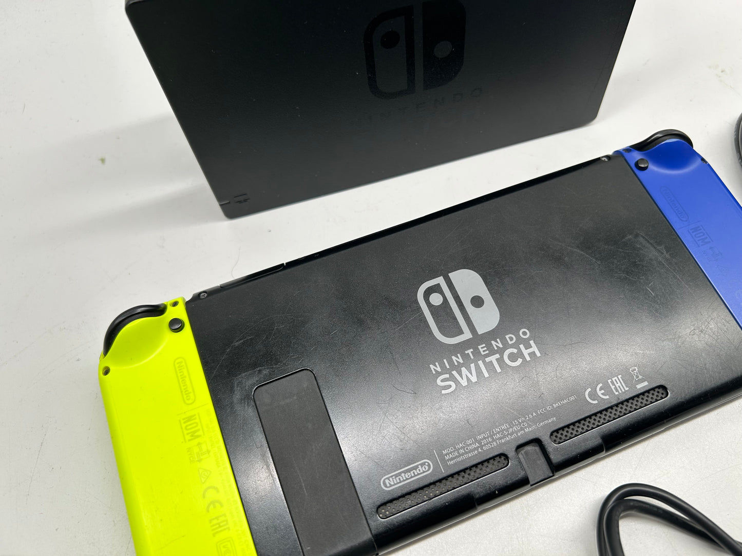 Nintendo Switch + Fifa 22 komplett