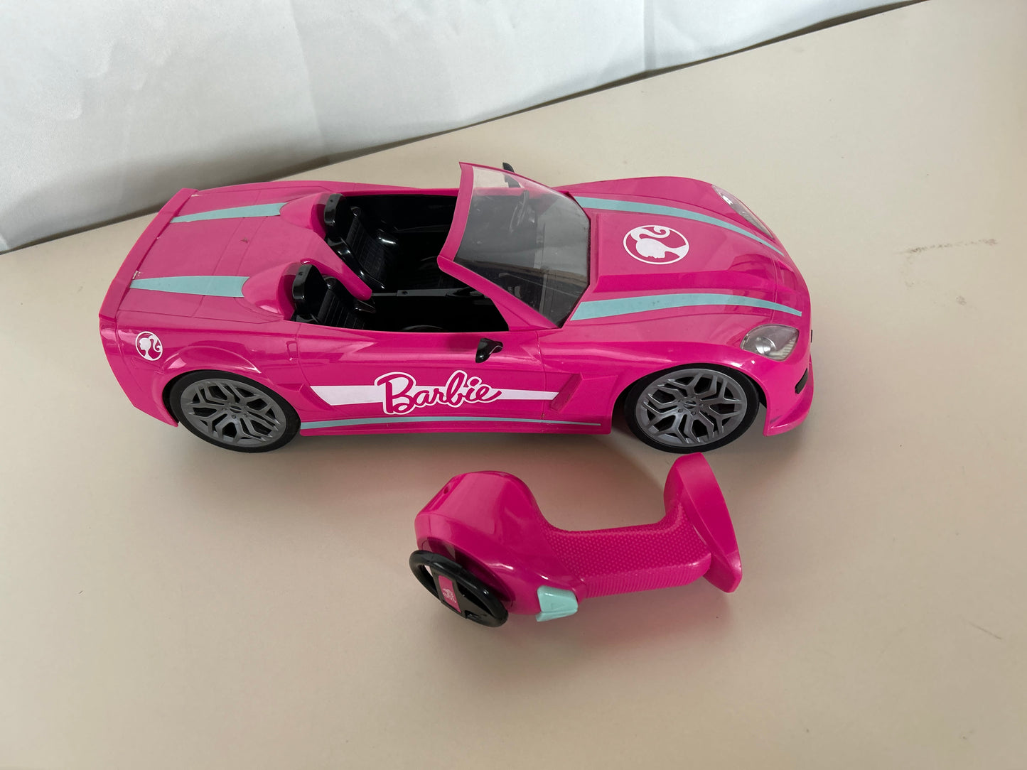 Barbie Cabrio ferngesteuert - Traumauto mit Fernbedienung für Barbie