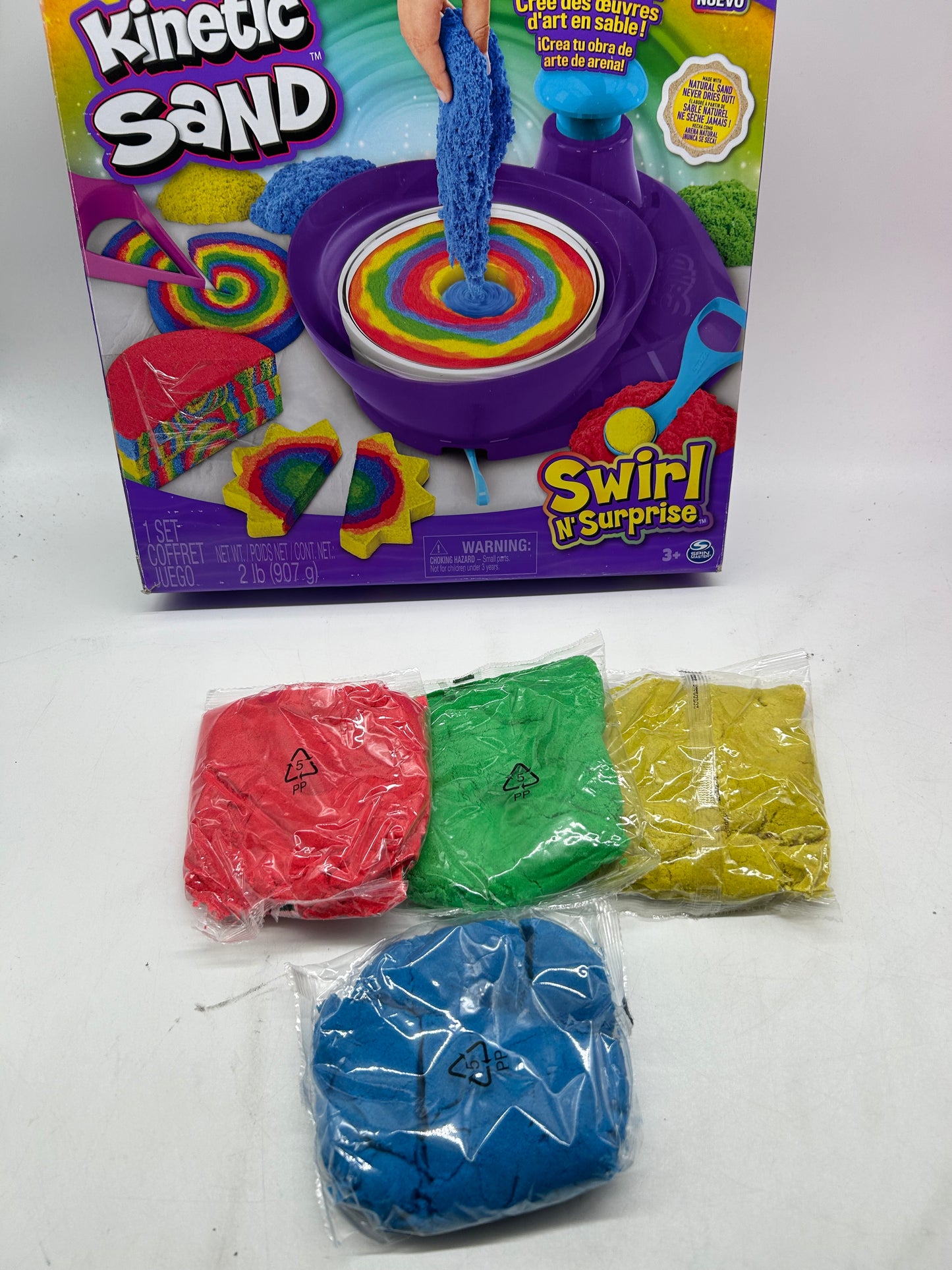 Kinetic Sand Swirl 'n Surprise Set - mit 907 g original kinetischem Sand BWARE